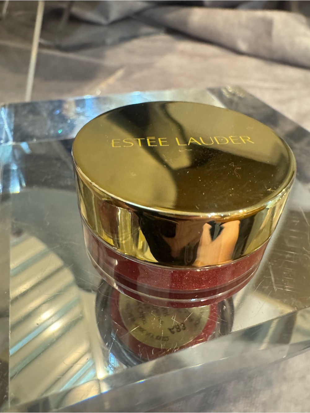 Estée Lauder Shimmering Garnet Desire Shimmer Gloss Jar
